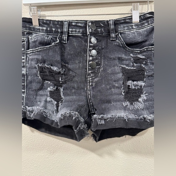 Kancan Signature Mid-Rise Stretch Short - Picture 7 of 11